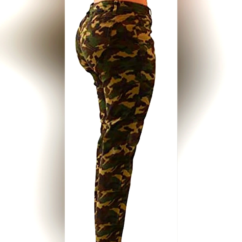 Nwt.Hybrid and Co.Women's Super Stretch Butt Lifting Jeans Camouflage sz.24